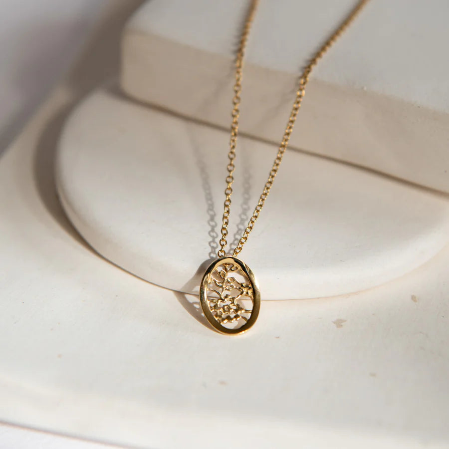 Lace Oval Necklace