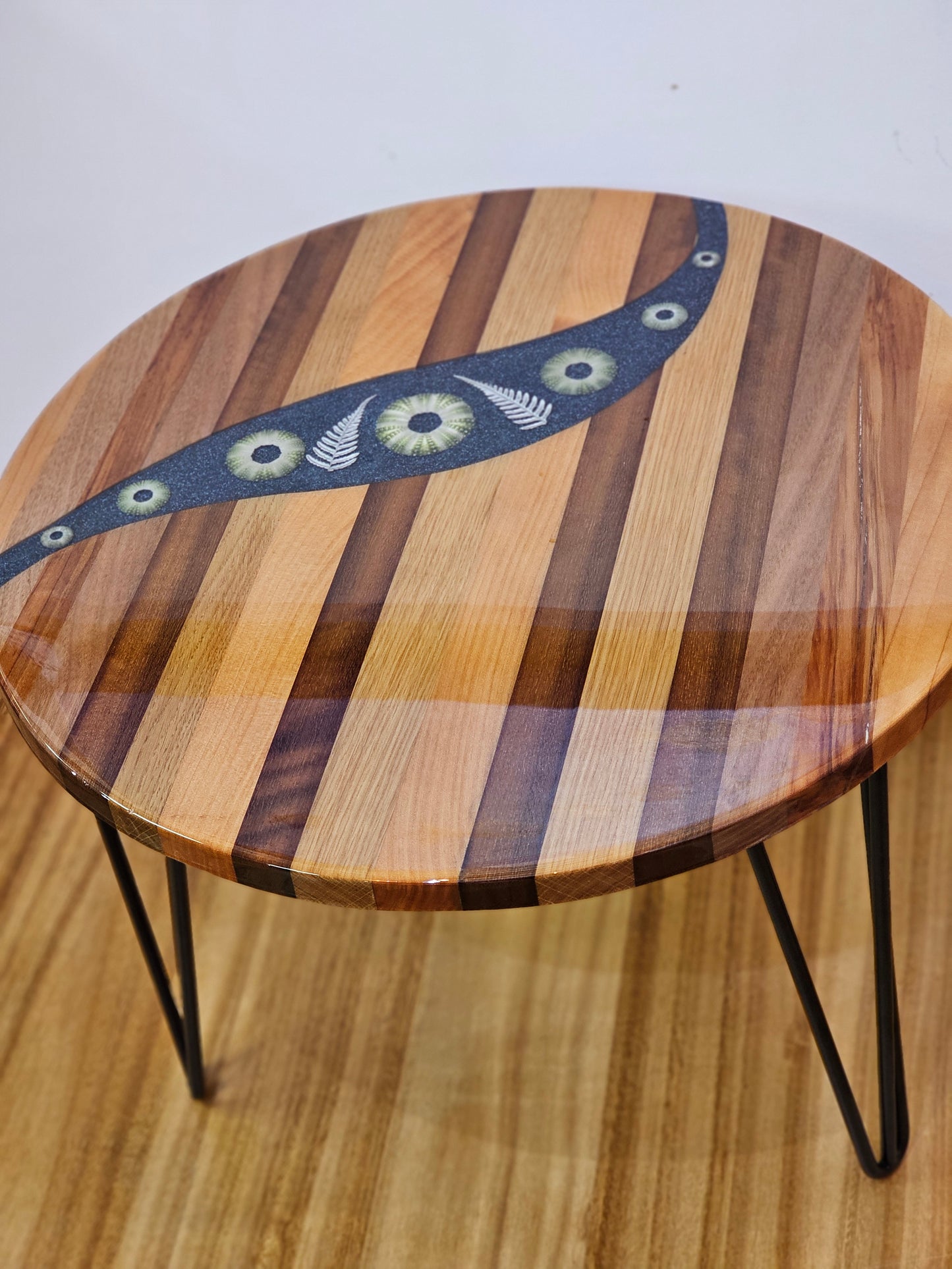 Tane Smith Resin Round Tables – Gallery Helena Bay