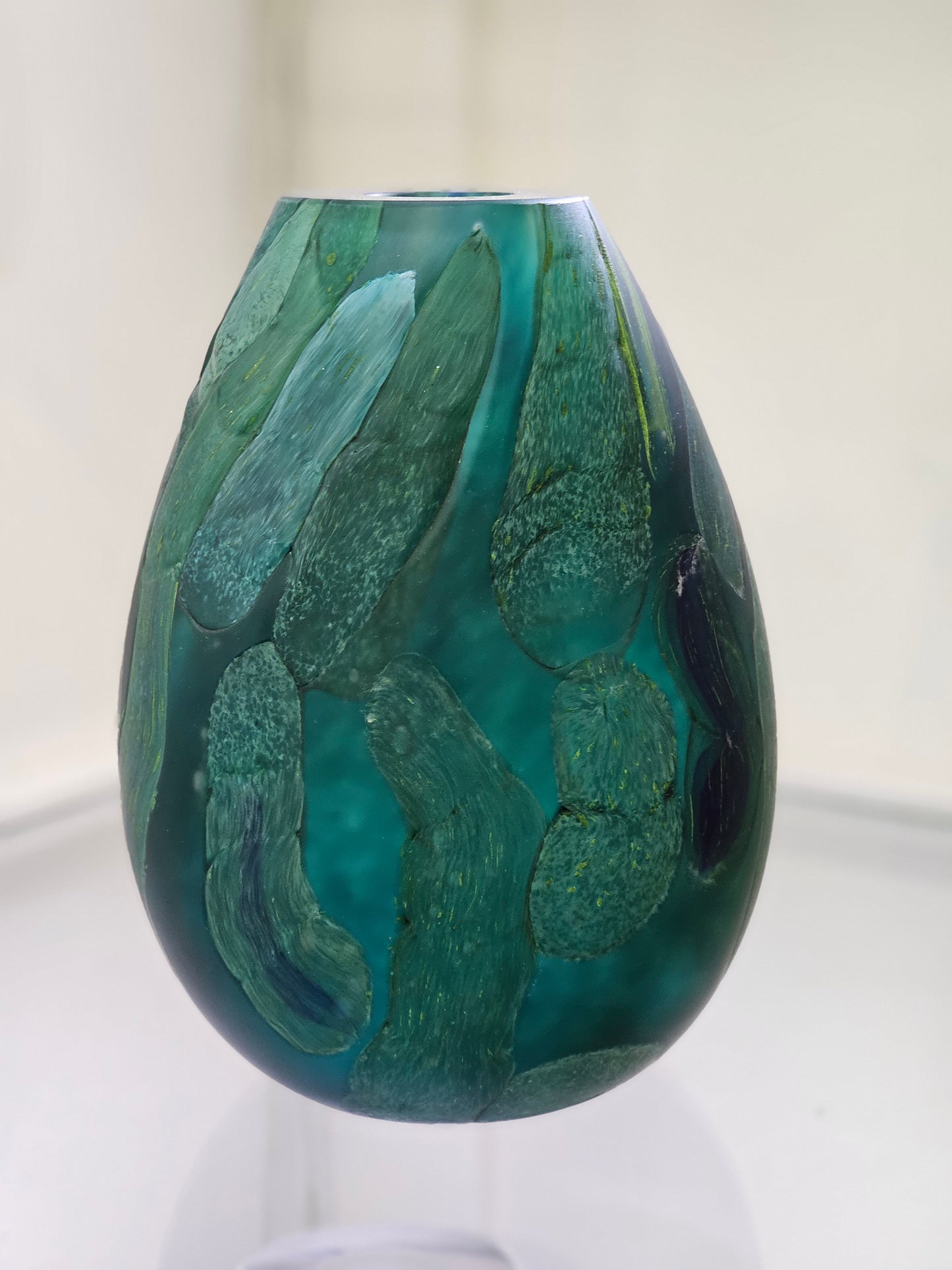 Pounamu Small Tear Drop Vase