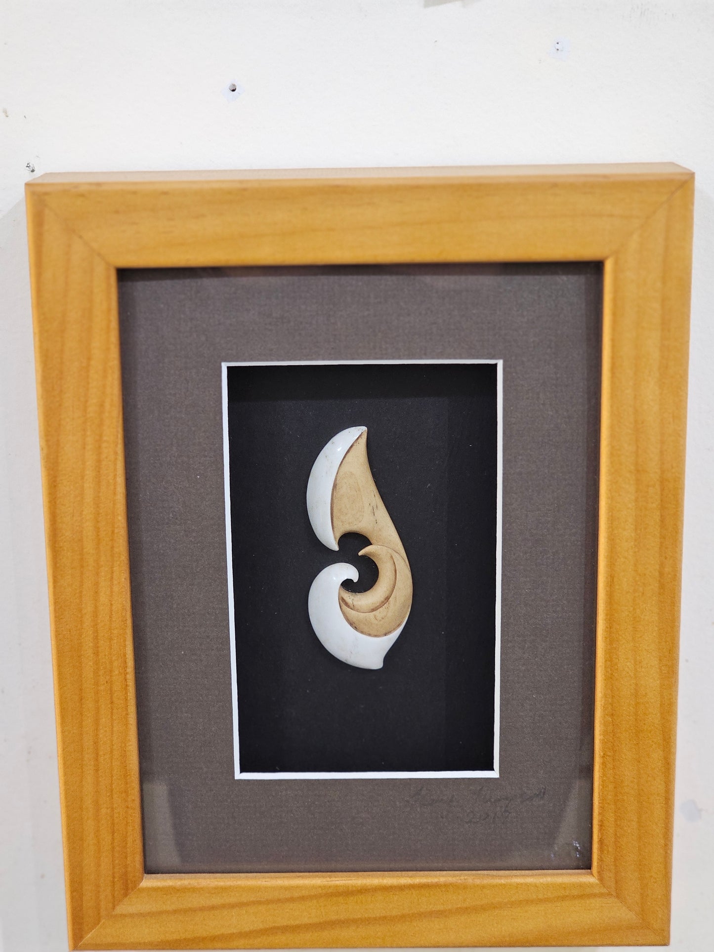 Whalebone Matua Framed