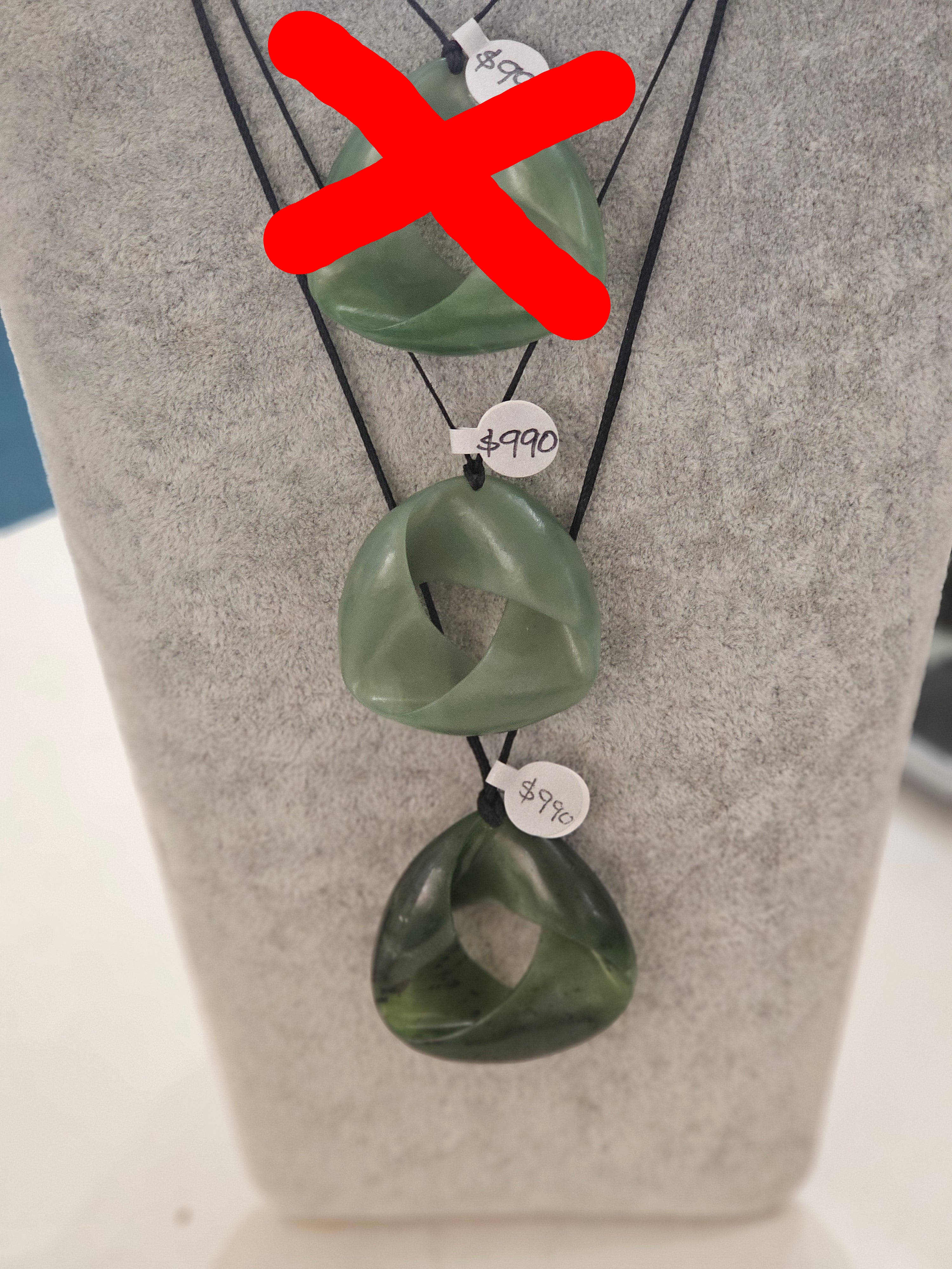 Moebius Ribbon Pounamu – Gallery Helena Bay