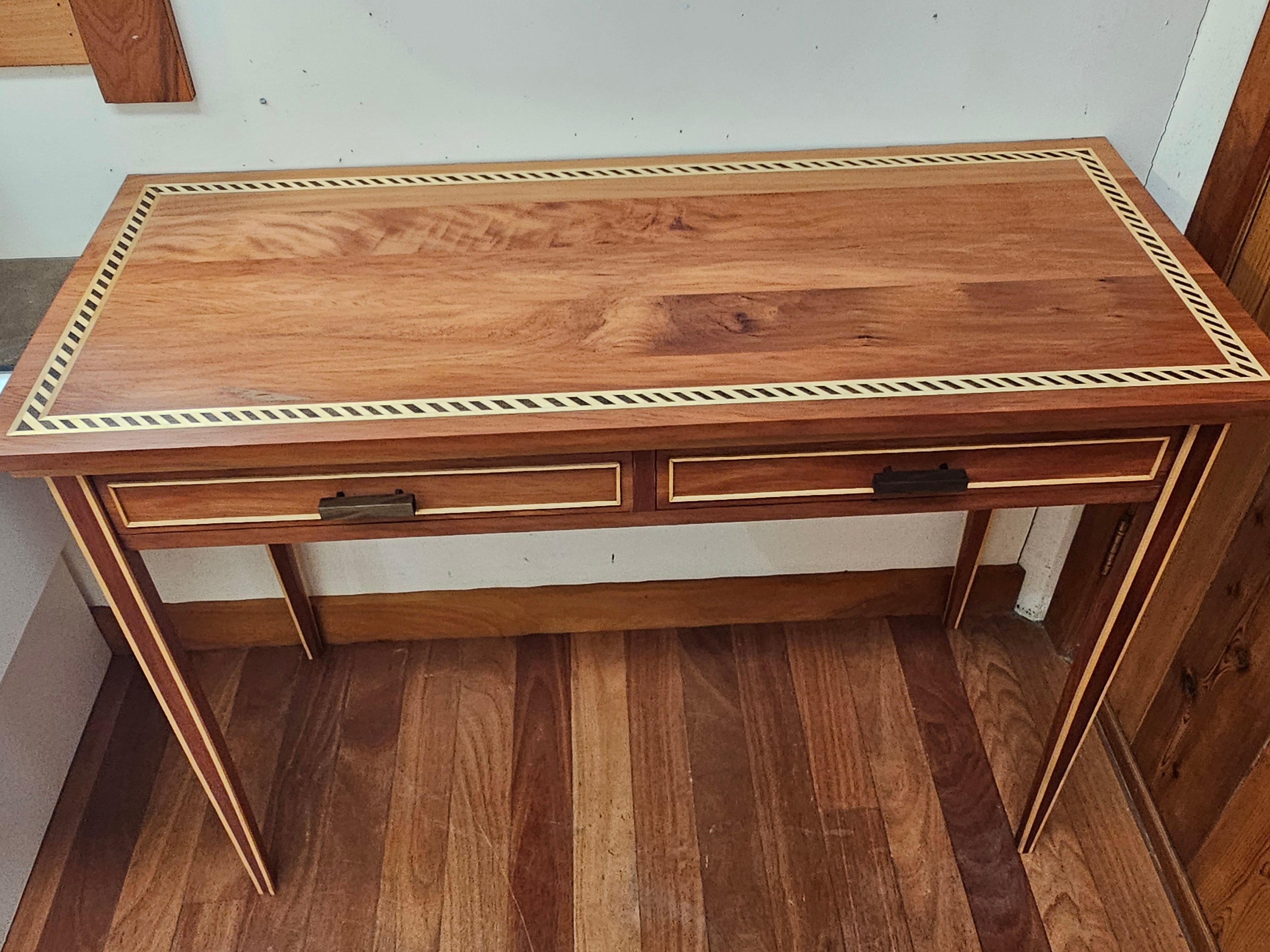 Totara Desk