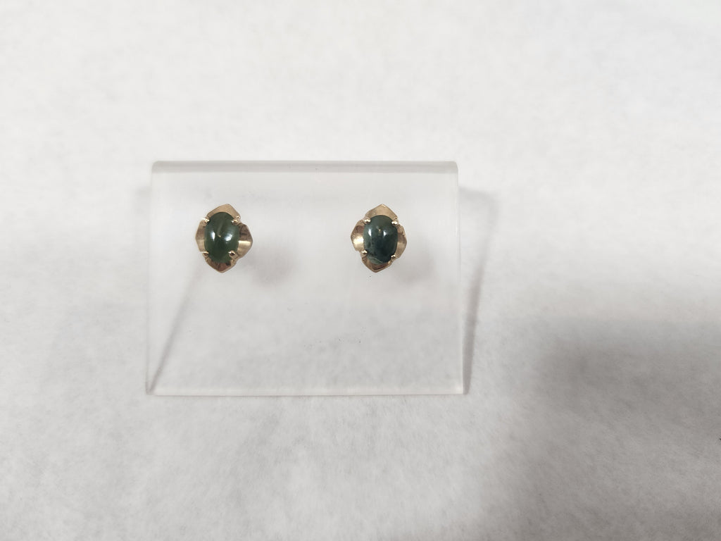 Pounamu - 9ct Gold Studs