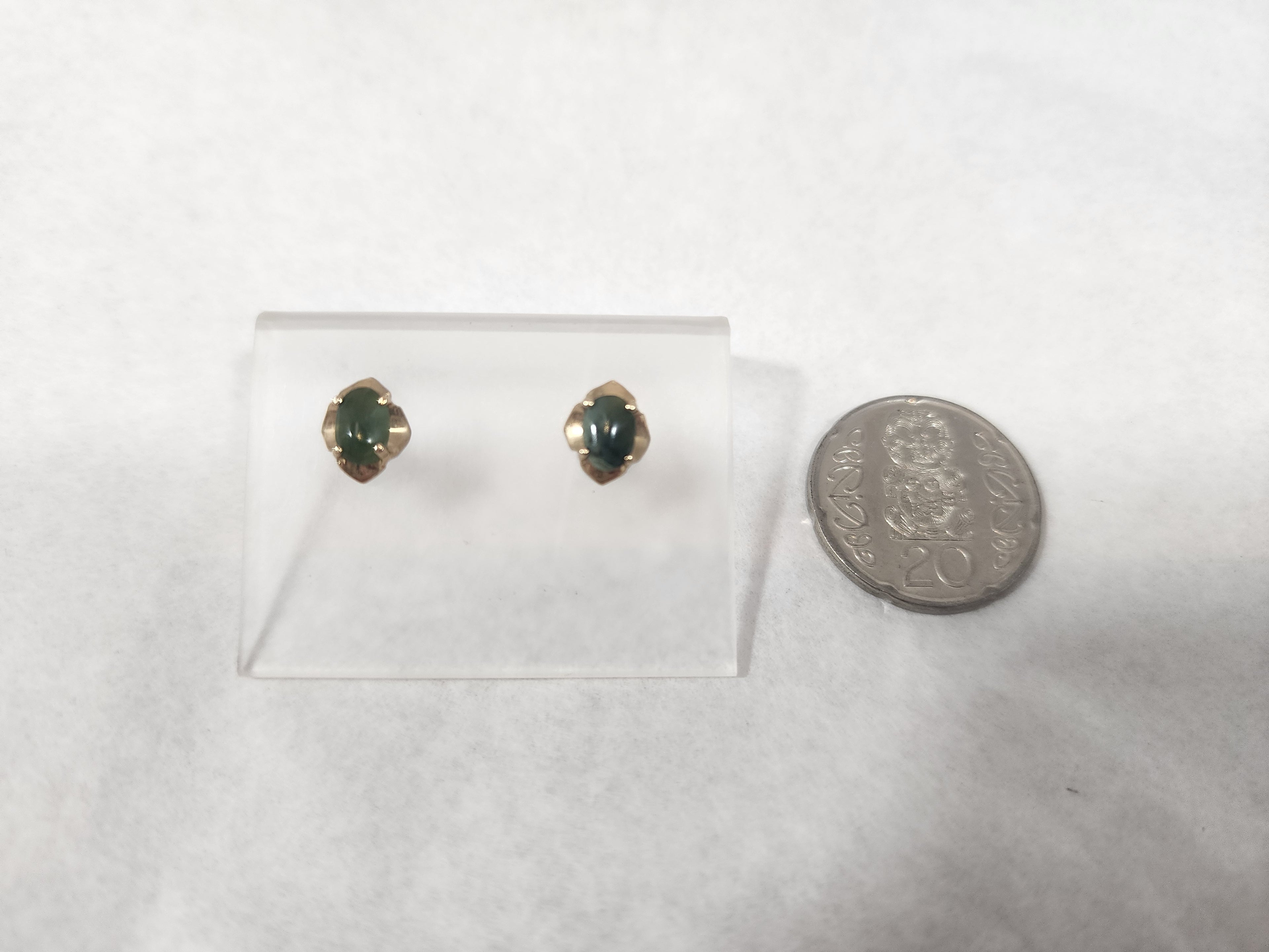 Pounamu - 9ct Gold Studs