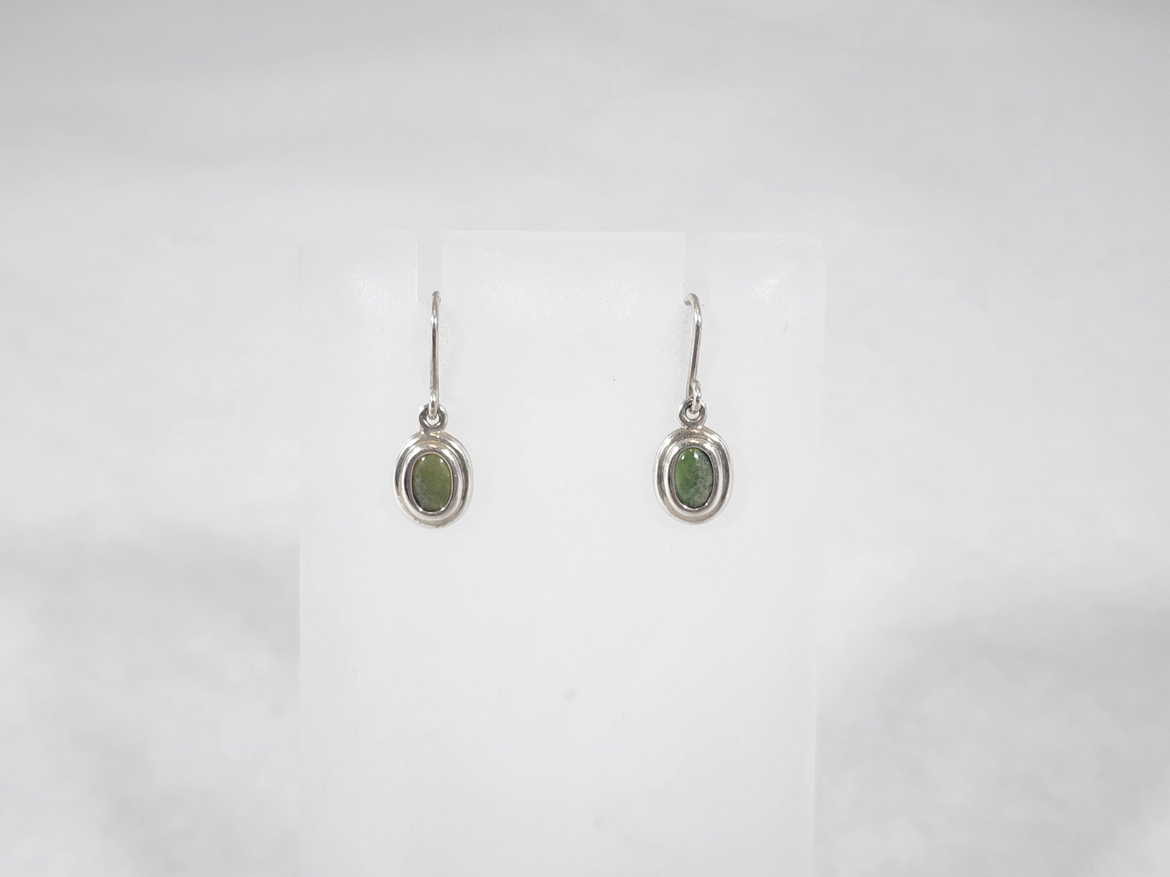 Pounamu Small Oval - Earring
