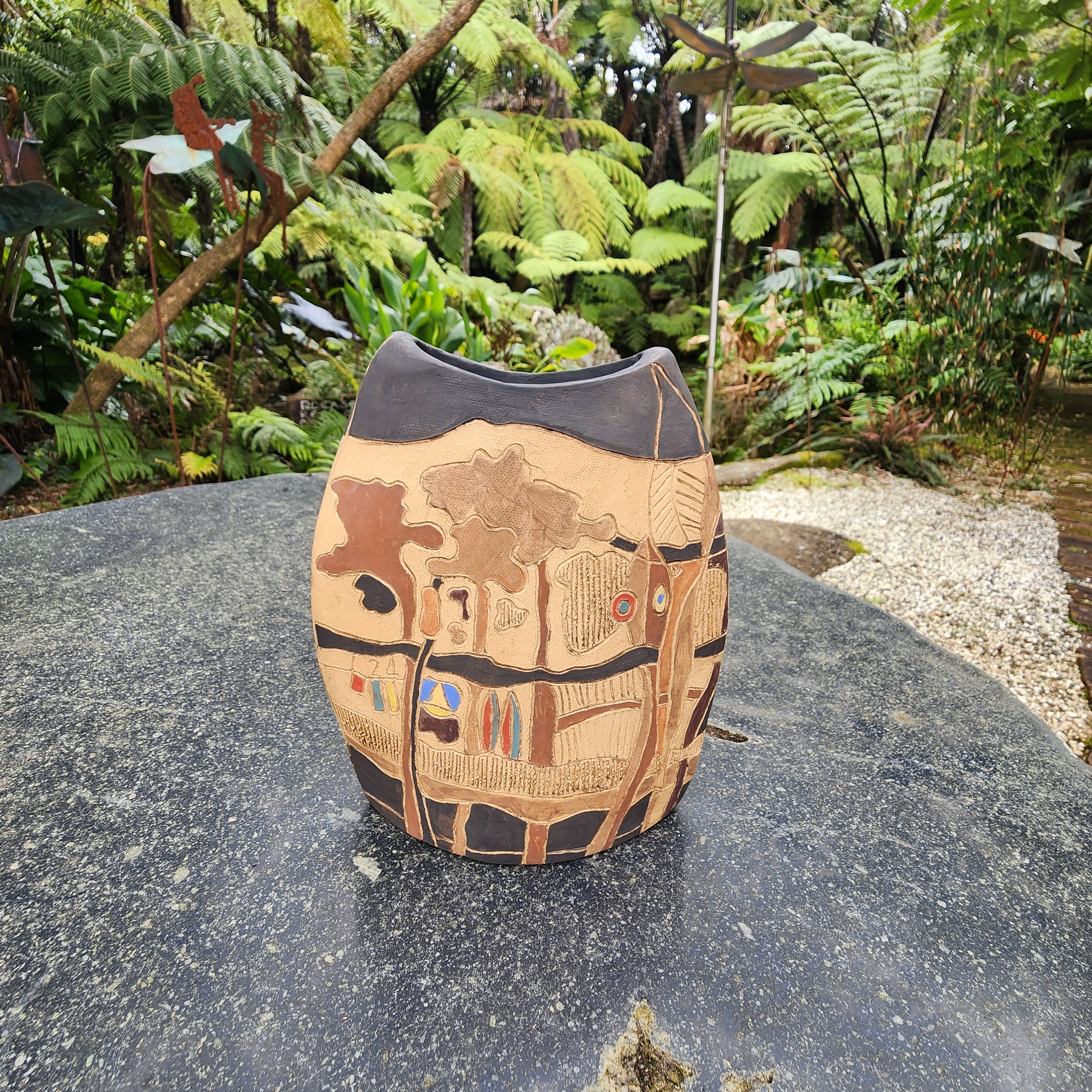 Outback - Lucy Pot