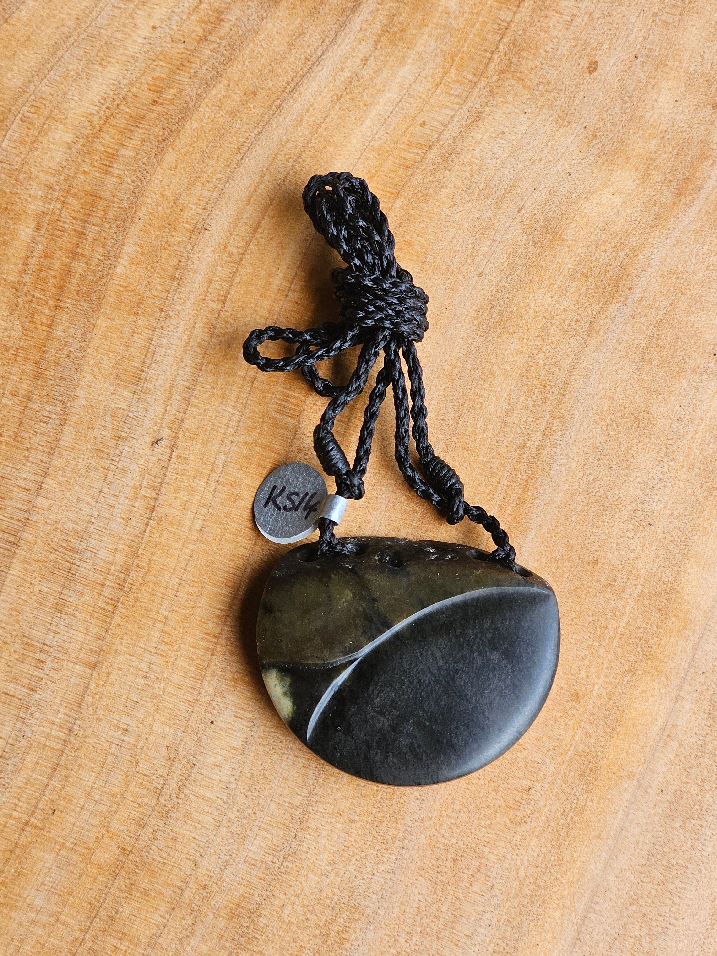 Pounamu Pendant - Tasman