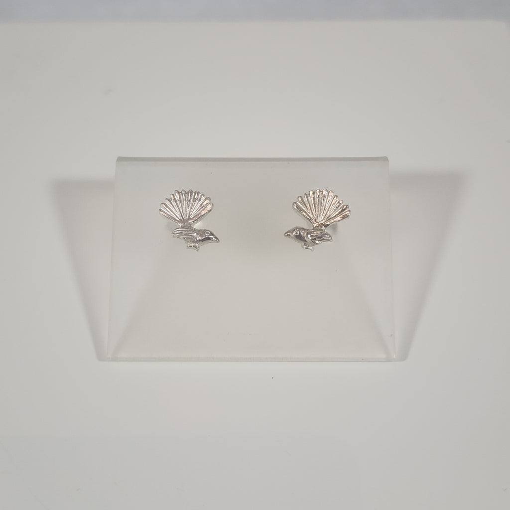 Fantail - Studs