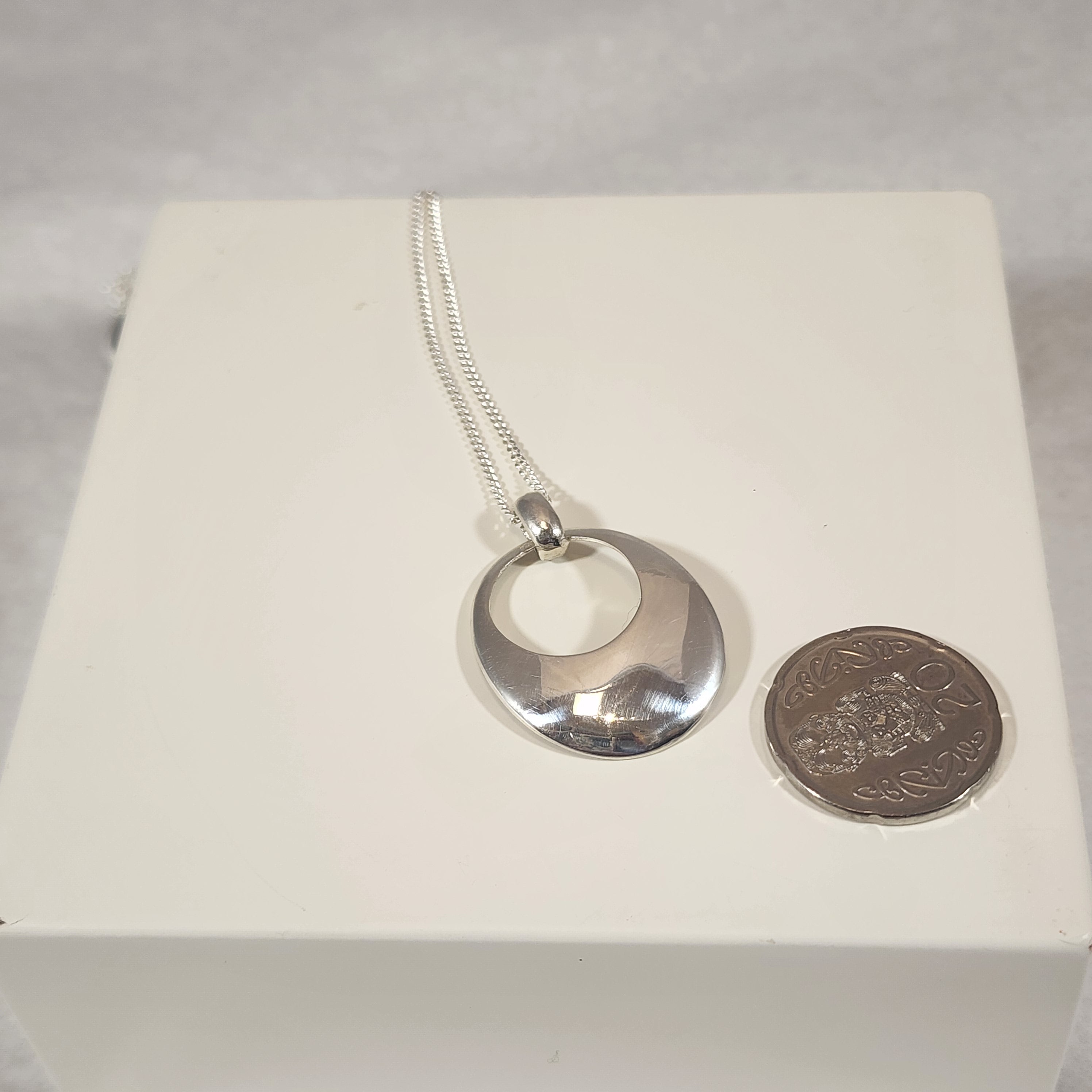 Oval - Pendant