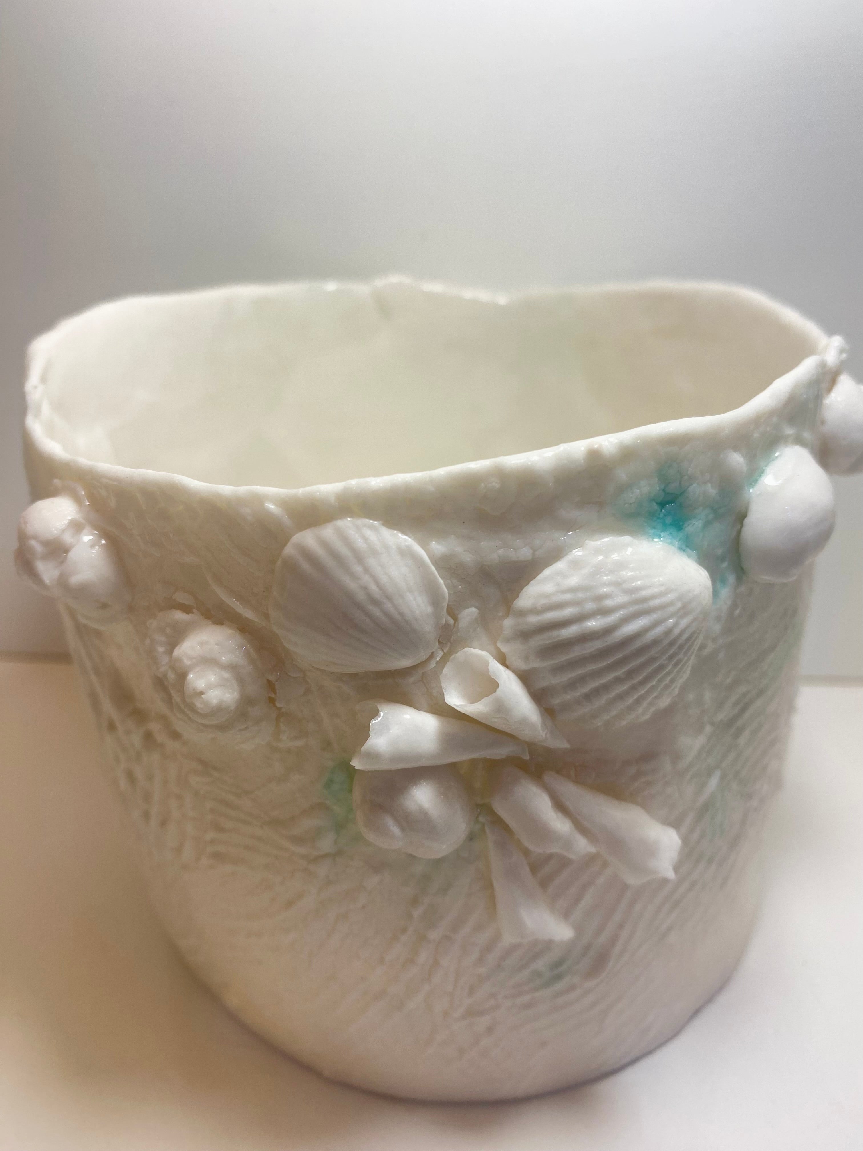 Porcelain Shell Pot