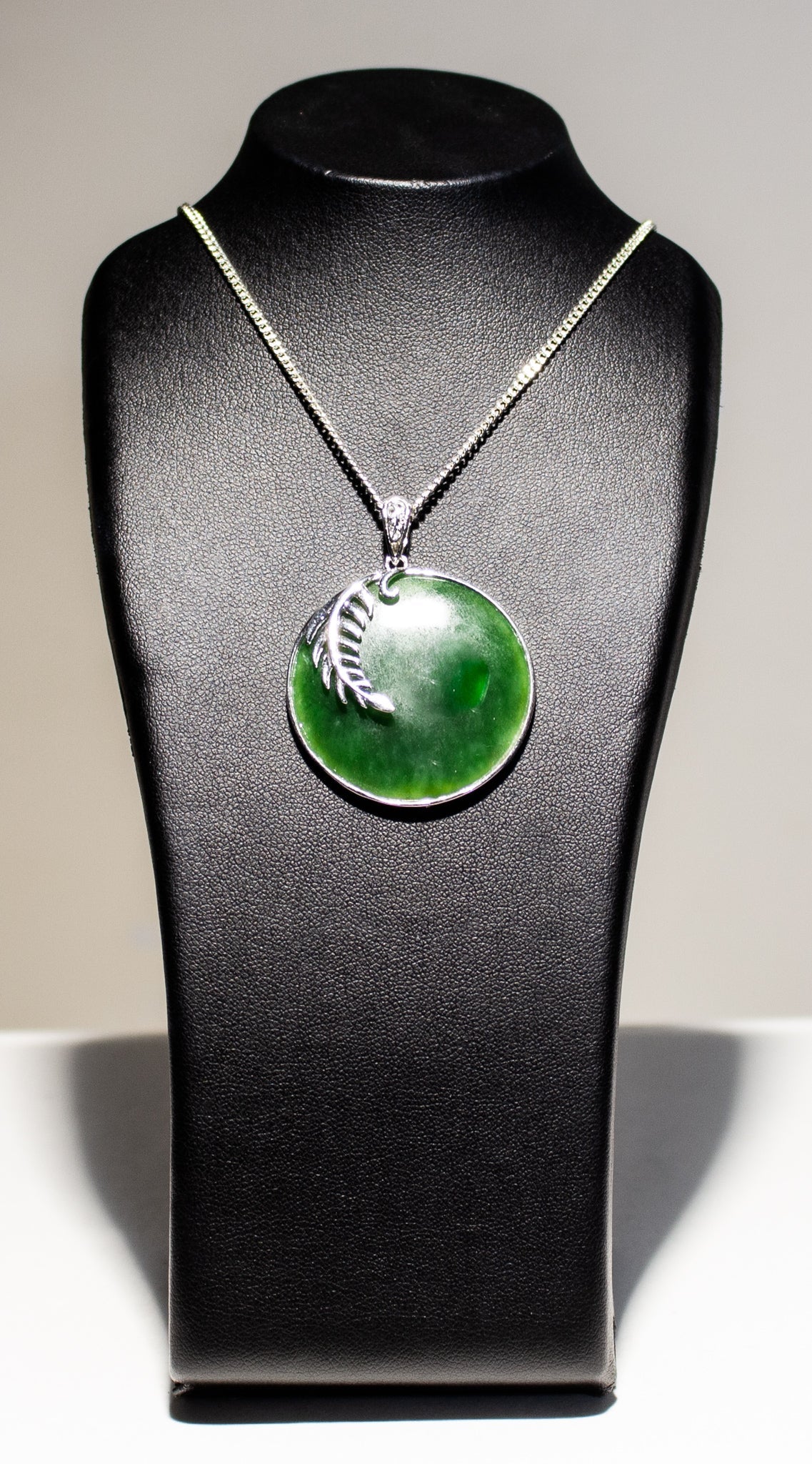Greenstone Necklace - Round Fern