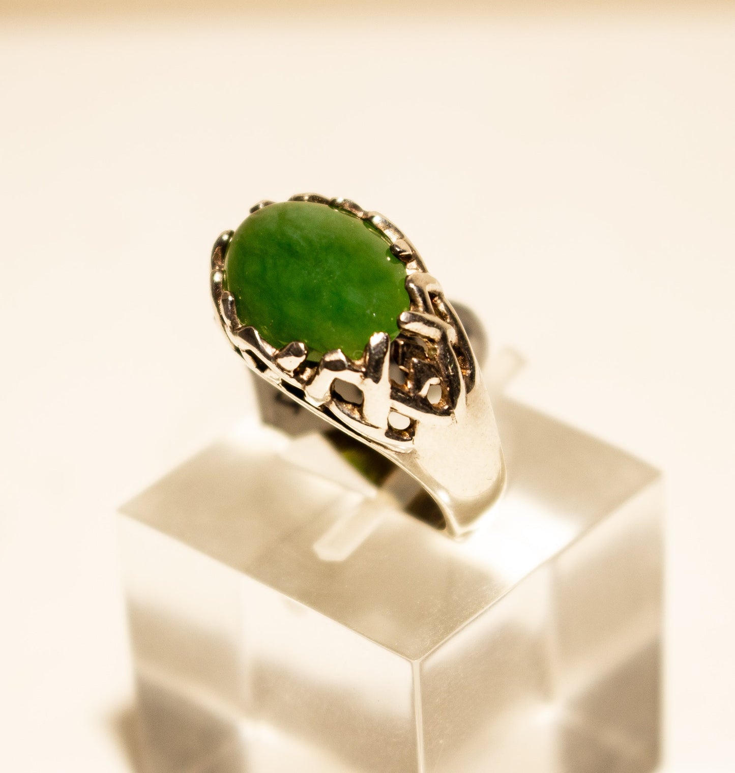 Ring –
Greenstone with Kete Detail